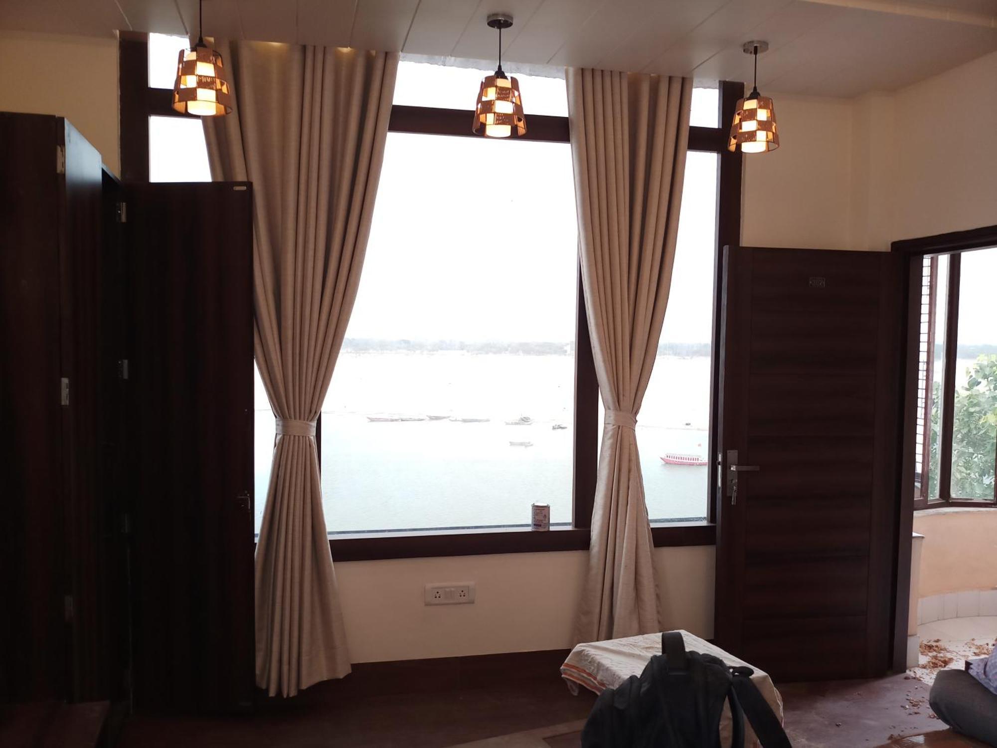 A Palace On River Varanasi Exterior photo